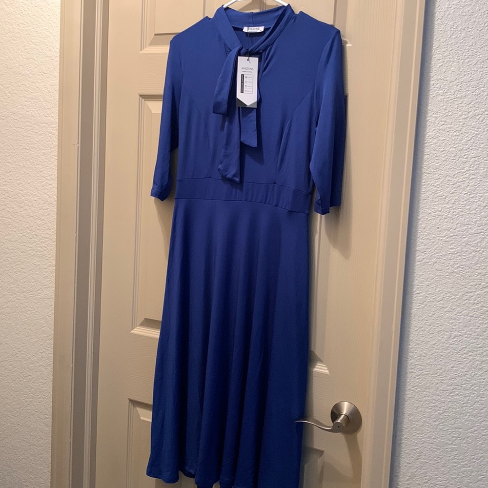 CUTE BLUE LONGSLEEVE DRESS SIZE MEDIUM